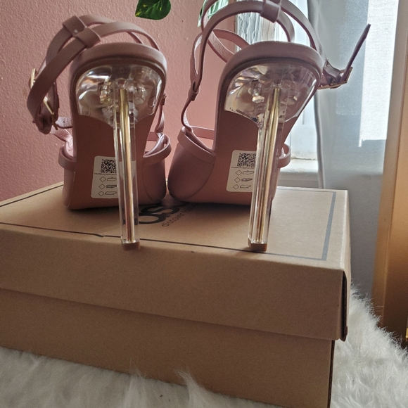 ASOS DESIGN Professor Pointed High Heels in Blush and Clear - Picture 6 of 7